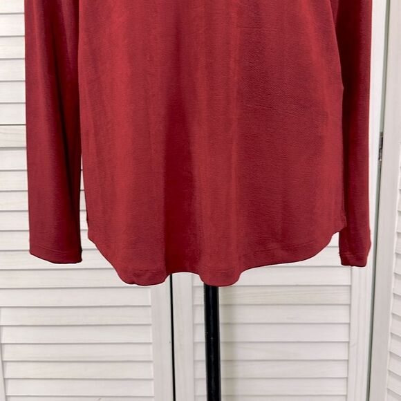 Travelers By Chico's Top Size 1 (8) Emerald Red NWOT - Picture 6 of 16